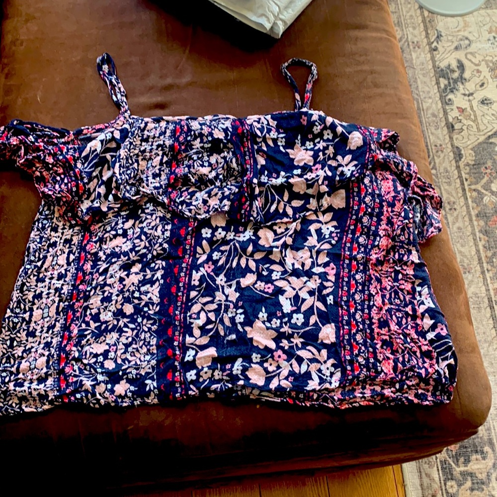 Cute crop blouse with spaghetti straps and cap sleeves